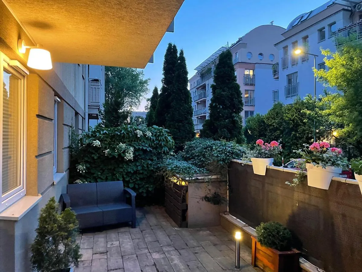 Apartament Z Tarasem Przy Parku Warsaw 0*,  Poland